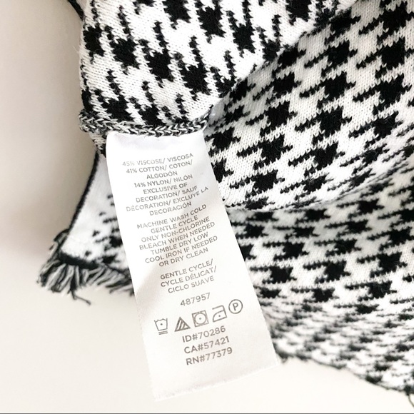 🌻 ANN TAYLOR Black White Print Sweater Fringe Top - Picture 4 of 7
